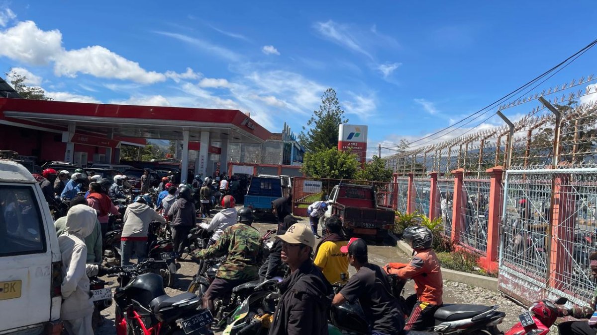 Menanti BBM Bersubsidi di Wamena, Antrean Panjang Masih Jadi Persoalan