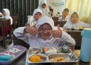 Menu Makan Bergizi Gratis di SDN Slipi: Ayam, Kacang Panjang, Jeruk