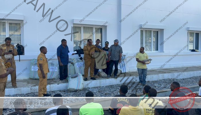Terima Seragam, Polisi Baliem Jayawijaya Siap Ikuti Pelatihan