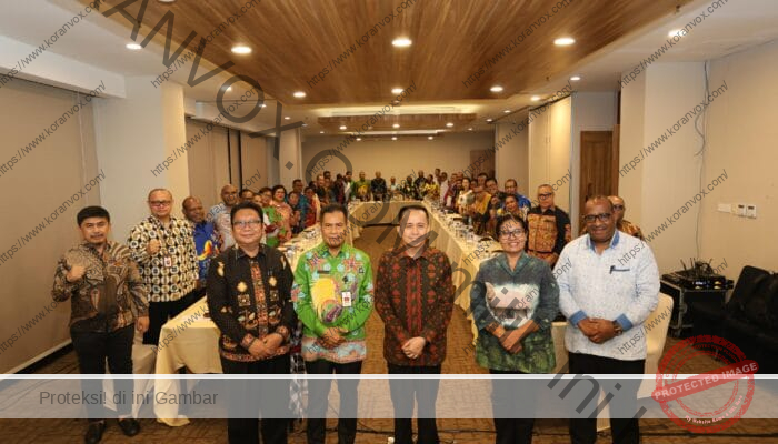 Pj Gubernur Papua Agus Fatoni Pimpin Rapat OPD Hingga Tengah Malam