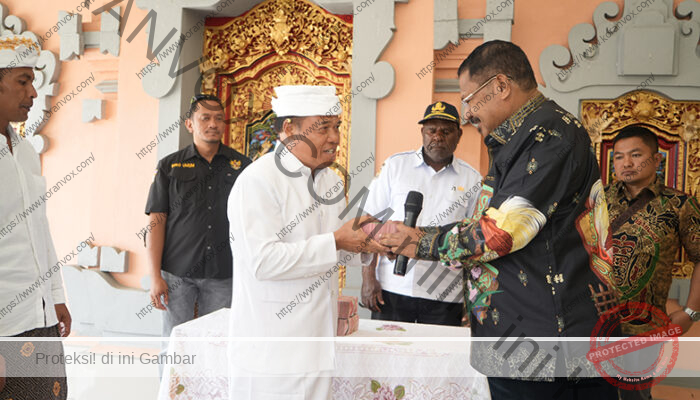 Gubernur John Tabo Serahkan Rp 500 Juta untuk Pura Tirta Wijaya, Tegaskan Makna Toleransi dan Tiga Pilar Pembangunan