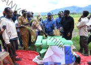 Wagub Ones Pahabol Hadiri Panen Raya Padi di Kampung Arogolik