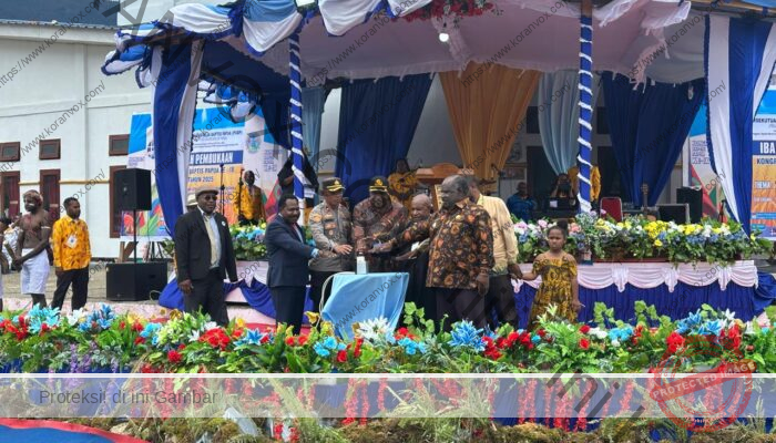 Gubernur John Tabo Ajak Gereja Baptis Jaga Semangat Persatuan di Kongres PGBP IX