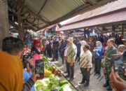 Potret  Wapres Gibran Pantau Aktivitas Ekonomi di Pasar Potikelek  Wamena