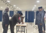 Bupati Jayawijaya Lantik Dua Kepala Dinas Definitif, Perkuat Kinerja PU dan Koperasi UMKM