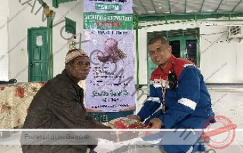 Pertamina Patra Niaga Kilang Kasim Salurkan Zakat Ramadan Bagi Warga Seget